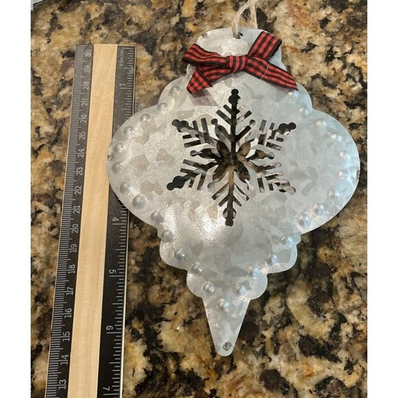 Silver Metal Snowflake Christmas Holiday Ornament NEW Rustic Farm Set‎ Of 4 NEW - Picture 5 of 6